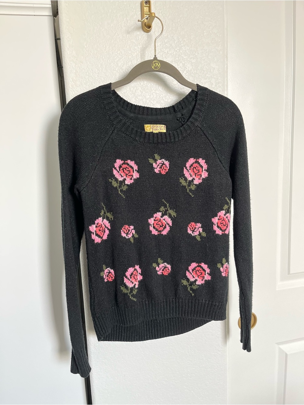 princess vera wang Black Crewneck Sweater w/ Pink Rose Design Women’s Size Small